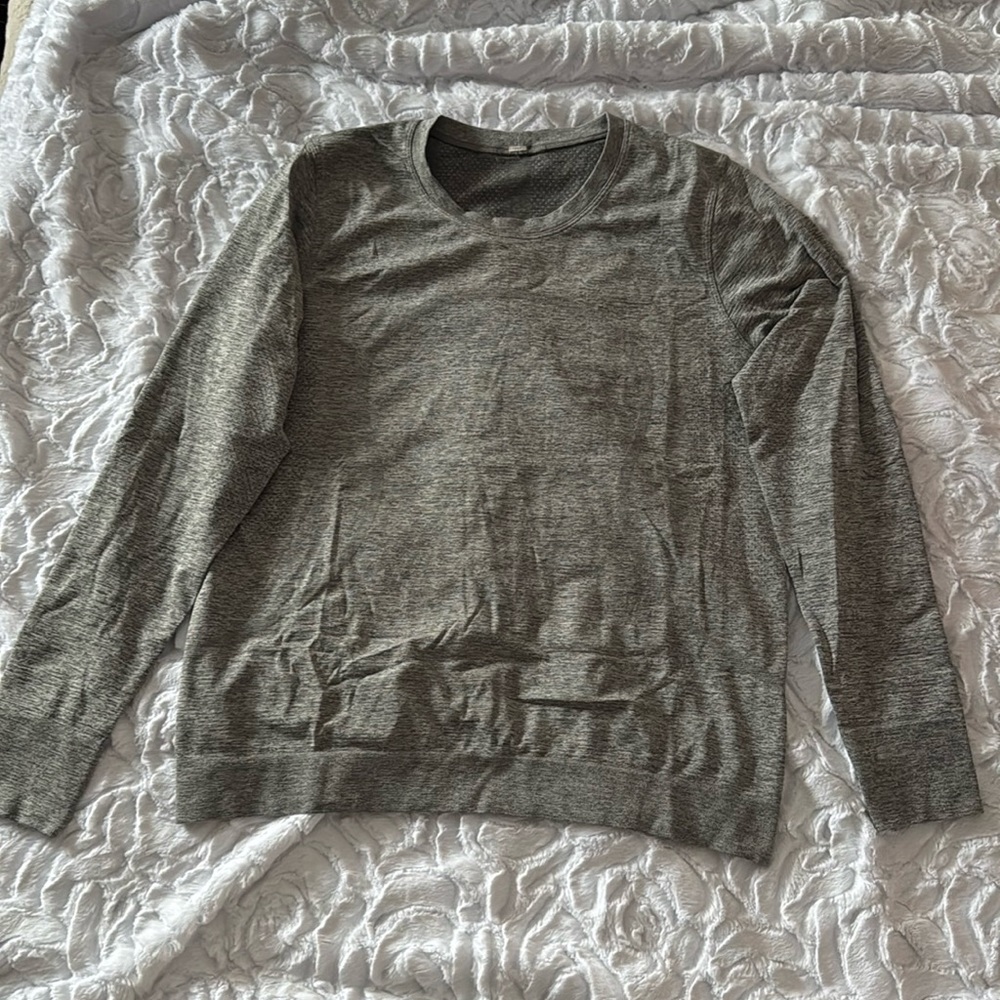 Lululemon relaxed fit swiftly